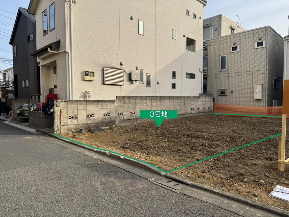 House render - empty plot